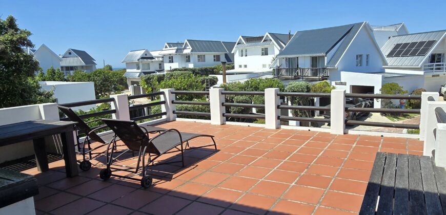 UNDER OFFER – 2 Bedroom Home in Cape St Francis