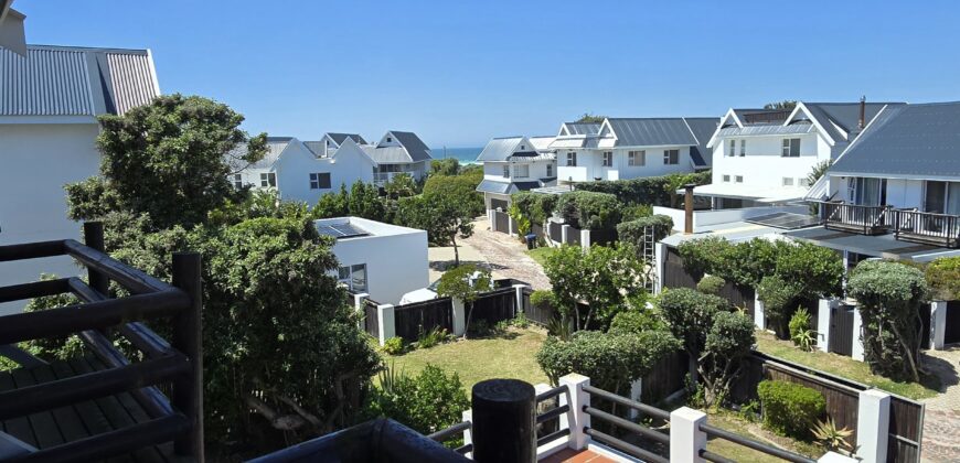 UNDER OFFER – 2 Bedroom Home in Cape St Francis