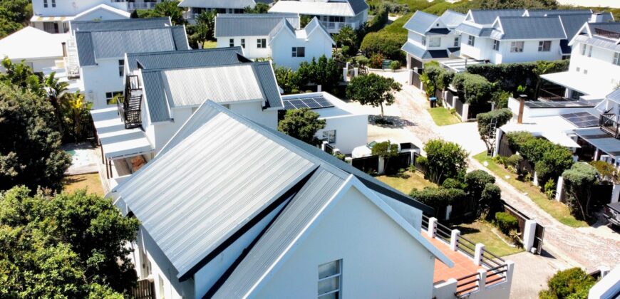 UNDER OFFER – 2 Bedroom Home in Cape St Francis