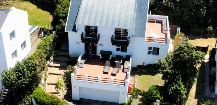 UNDER OFFER – 2 Bedroom Home in Cape St Francis