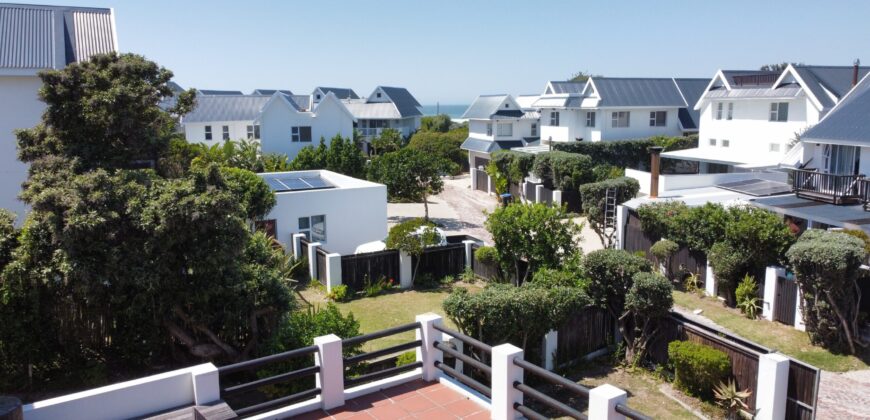 UNDER OFFER – 2 Bedroom Home in Cape St Francis