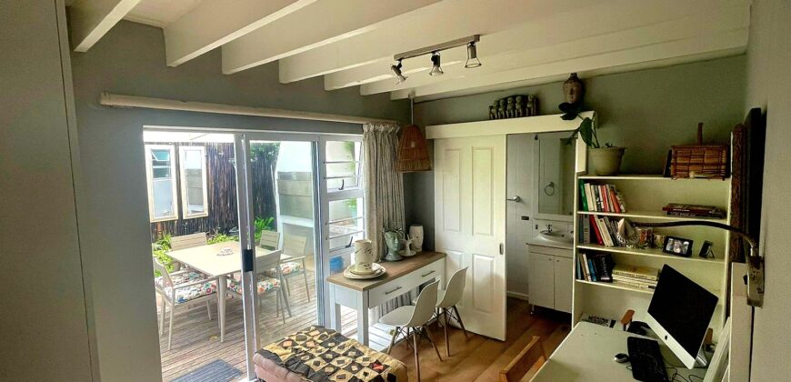 SOLD – Cape St Francis beach Cottage