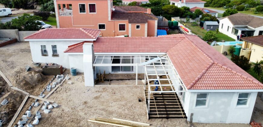 Brand-New Three Bedroom home in Santareme – St Francis Bay – UNDER OFFER!
