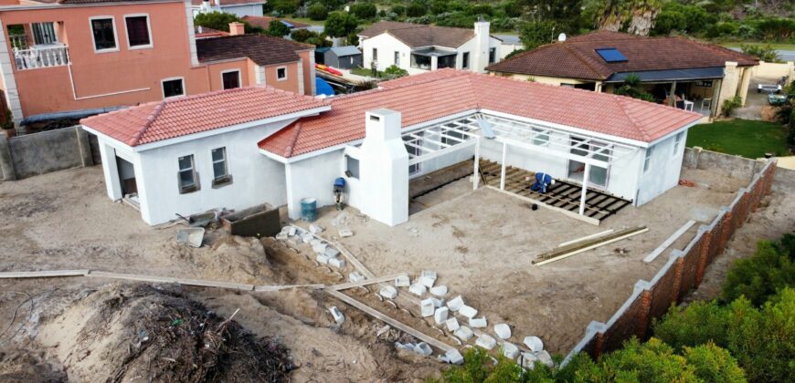 Brand-New Three Bedroom home in Santareme – St Francis Bay – UNDER OFFER!