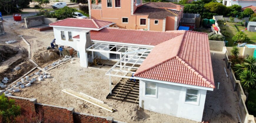 Brand-New Three Bedroom home in Santareme – St Francis Bay – UNDER OFFER!